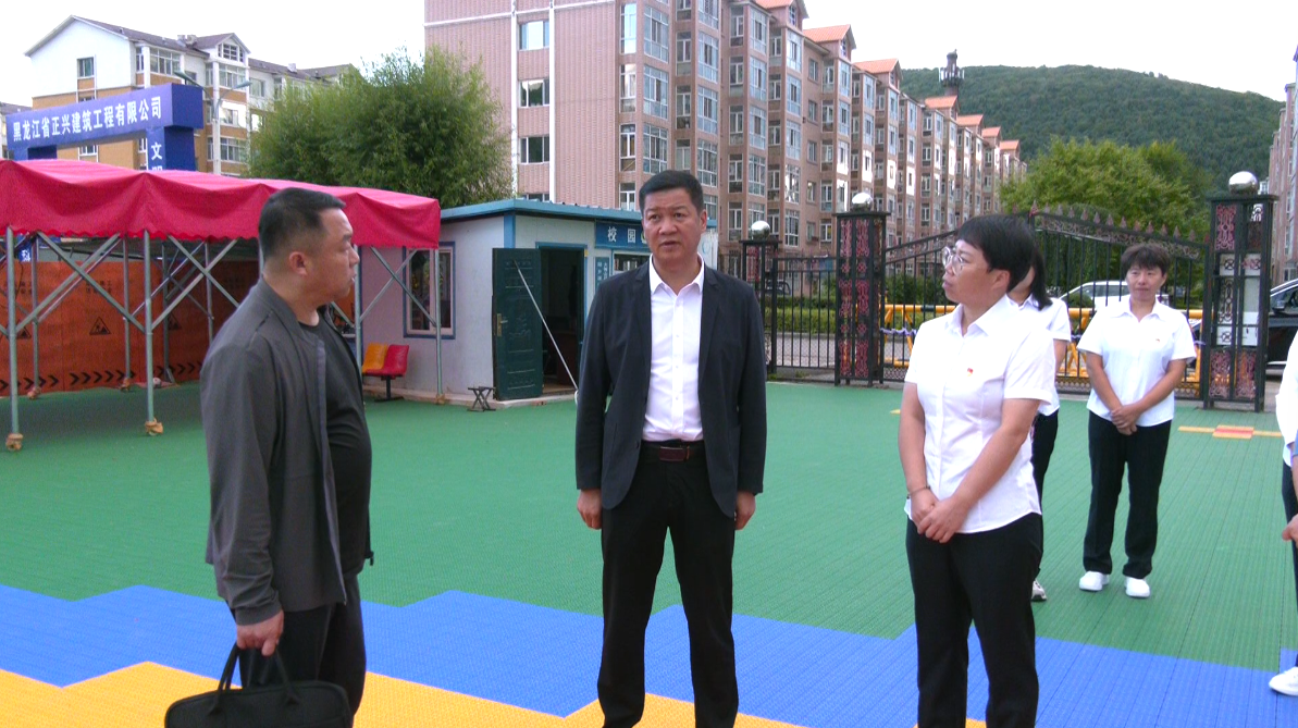 孙兰松教师节前夕走访慰问优秀教师代表